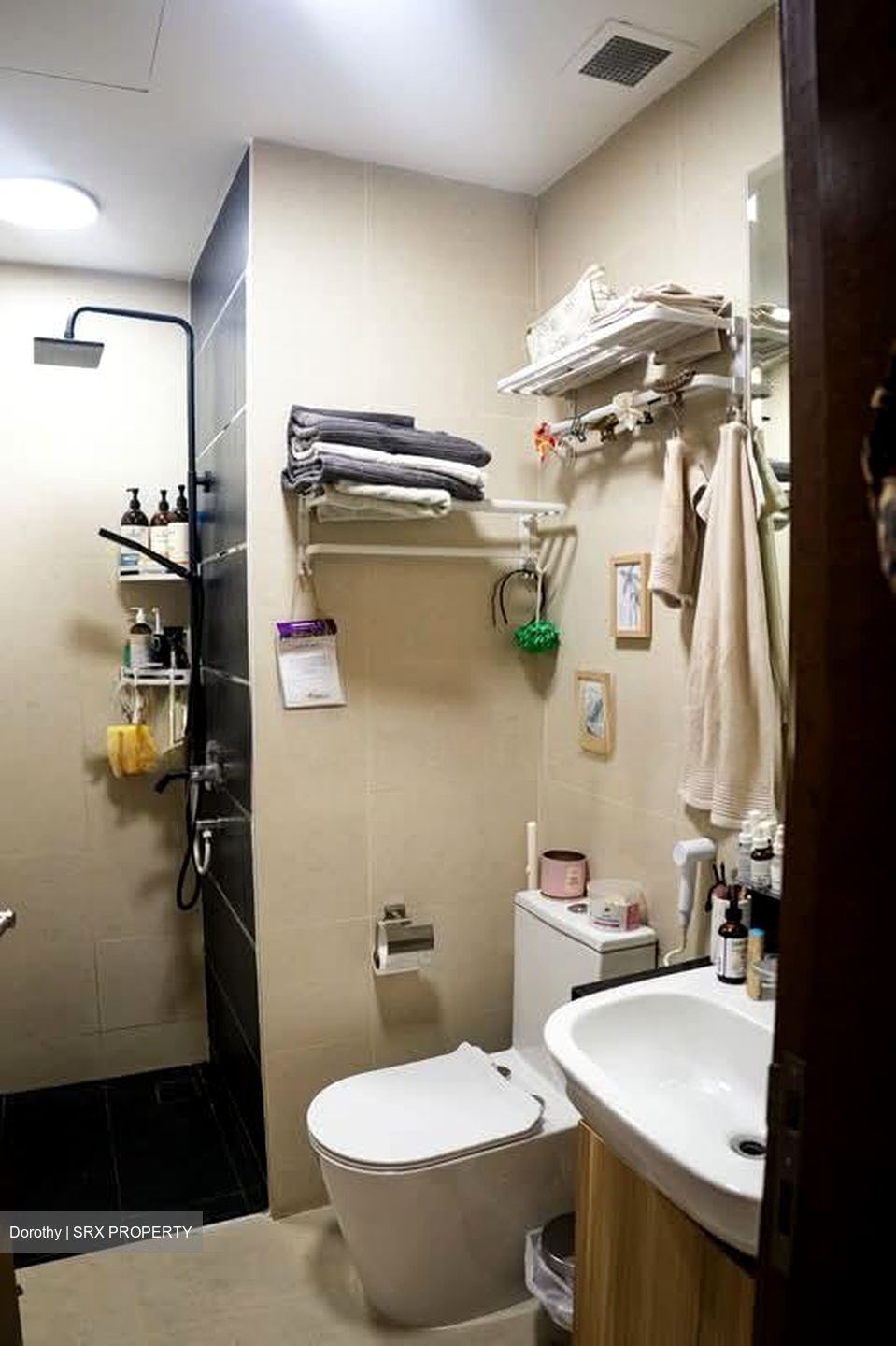 Centra Suites (D14), Apartment #563444491